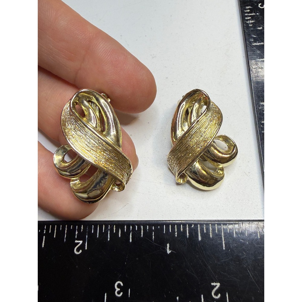 Vintage Gold Tone Abstract Ribbon Knot Clip On Earrings Textured Statement